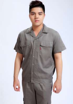 選擇工作服款式有講究